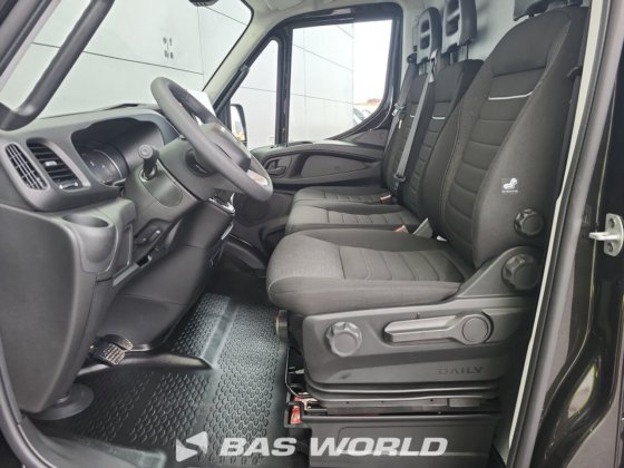 イヴェコ・デイリー 35C21 クローズド・ボックス・バン