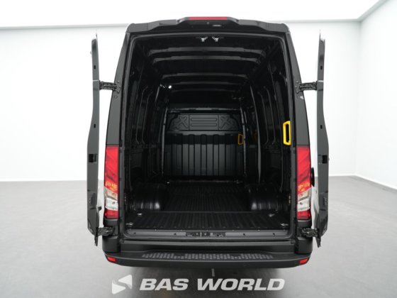 イヴェコ・デイリー 35C21 クローズド・ボックス・バン