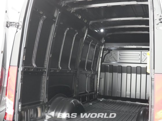 依维柯 Daily 35C21 封闭箱式货车