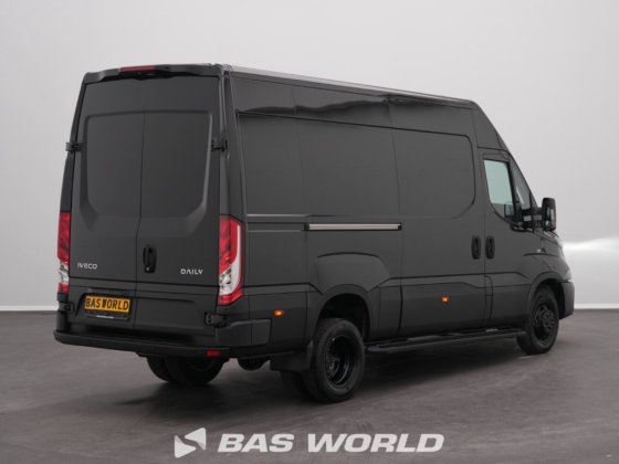 イヴェコ・デイリー 35C21 クローズド・ボックス・バン