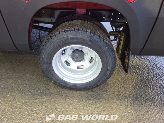 イヴェコ・デイリー 35C21 クローズド・ボックス・バン