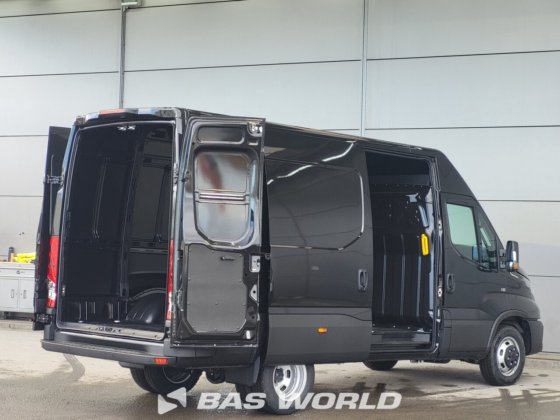 イヴェコ・デイリー 35C21 クローズド・ボックス・バン