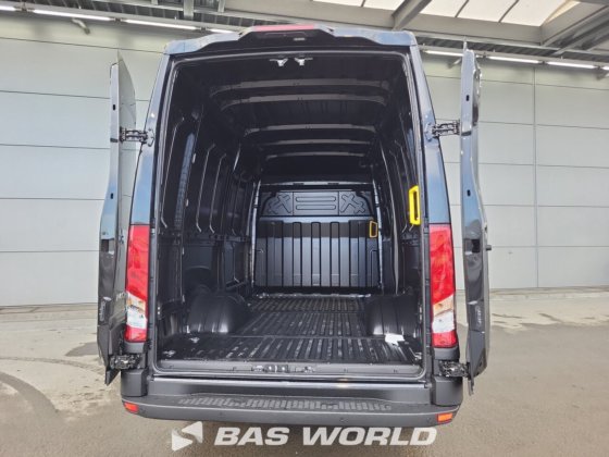 依维柯 Daily 35C21 封闭箱式货车