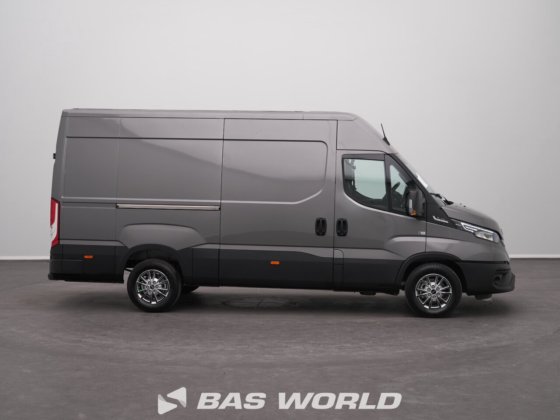 イヴェコ・デイリー 35S21 クローズド・ボックス・バン