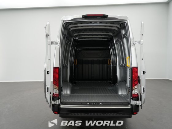 イヴェコ・デイリー 35S21 クローズド・ボックス・バン