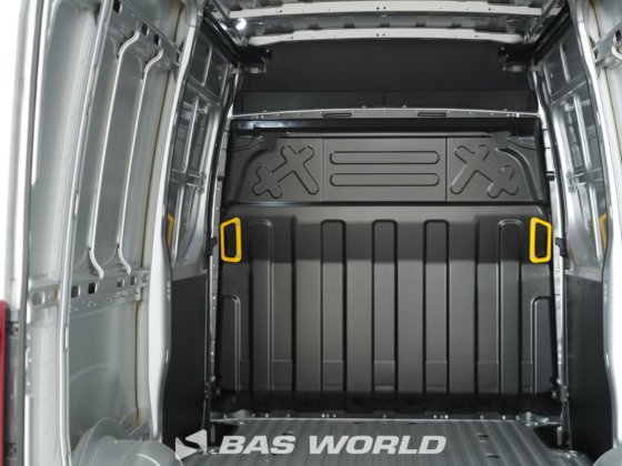 イヴェコ・デイリー 35S21 クローズド・ボックス・バン