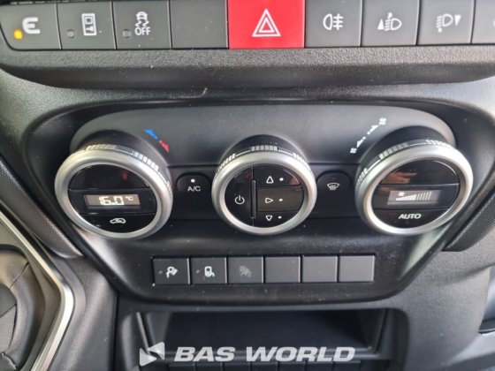 イヴェコ・デイリー 35S21 クローズド・ボックス・バン