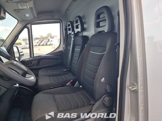 イヴェコ・デイリー 35S21 クローズド・ボックス・バン