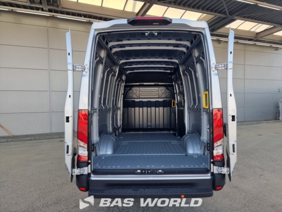 イヴェコ・デイリー 35S21 クローズド・ボックス・バン