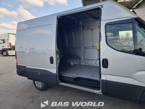 イヴェコ・デイリー 35S21 クローズド・ボックス・バン