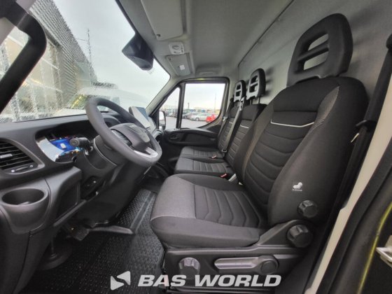 イヴェコ・デイリー 35S21 クローズド・ボックス・バン