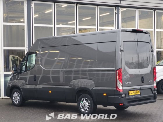 イヴェコ・デイリー 35S21 クローズド・ボックス・バン