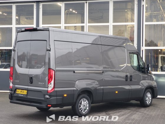 イヴェコ・デイリー 35S21 クローズド・ボックス・バン