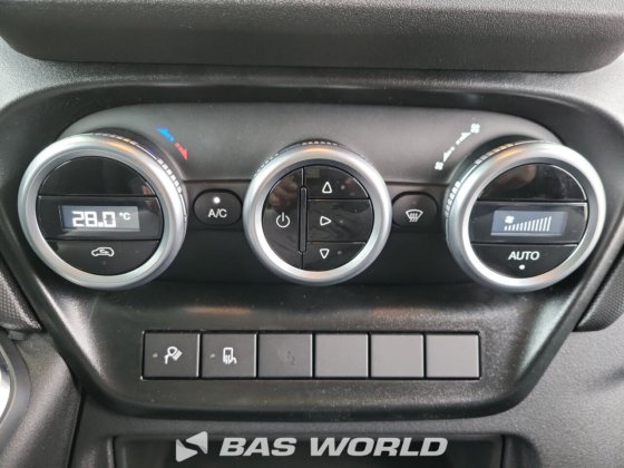 イヴェコ・デイリー 35C21 クローズド・ボックス・バン