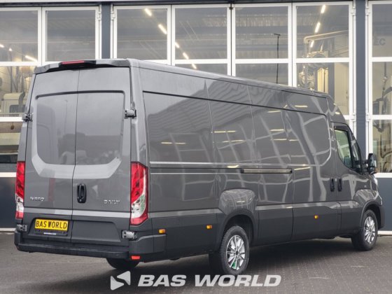 イヴェコ・デイリー 35S21 クローズド・ボックス・バン