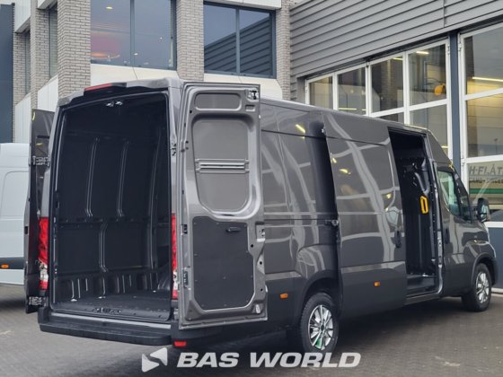イヴェコ・デイリー 35S21 クローズド・ボックス・バン