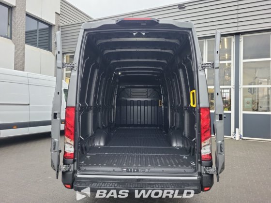 イヴェコ・デイリー 35S21 クローズド・ボックス・バン