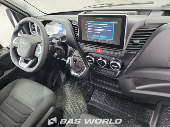 イヴェコ・デイリー 35C21 クローズド・ボックス・バン