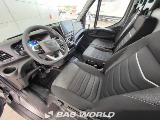 イヴェコ・デイリー 35C21 クローズド・ボックス・バン