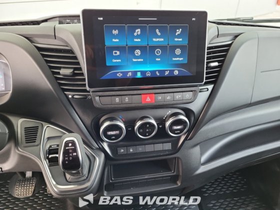 イヴェコ・デイリー 35C21 クローズド・ボックス・バン