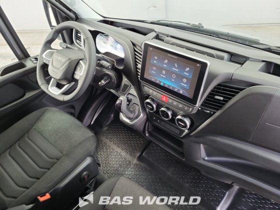 イヴェコ・デイリー 35C21 クローズド・ボックス・バン