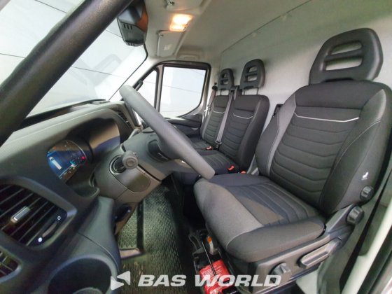 イヴェコ・デイリー 35S21 クローズド・ボックス・バン