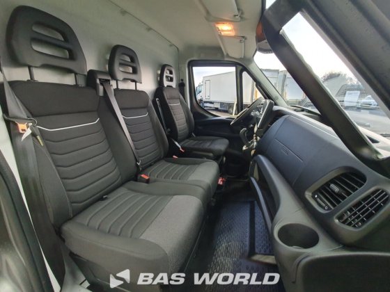 イヴェコ・デイリー 35S21 クローズド・ボックス・バン