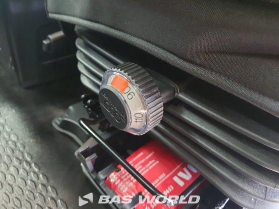 イヴェコ・デイリー 35C21 クローズド・ボックス・バン