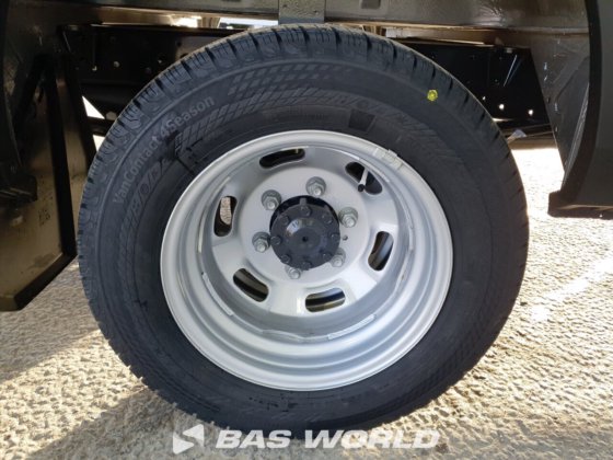 イヴェコ・デイリー 35C21 クローズド・ボックス・バン