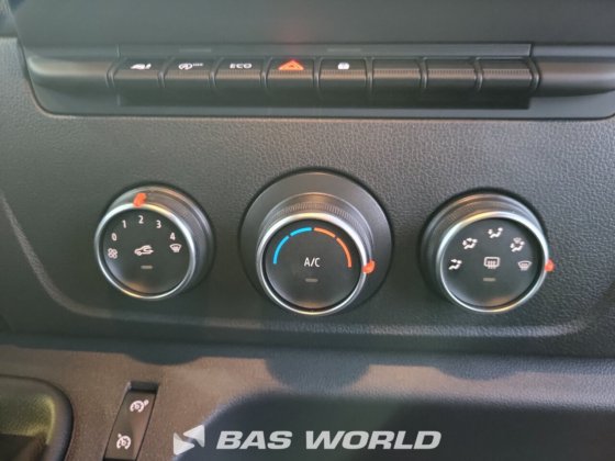 雷诺大师 165PK 窗帘边