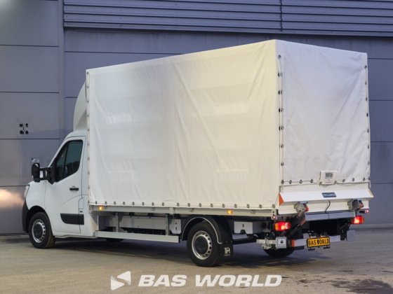 雷诺大师 165PK 窗帘边