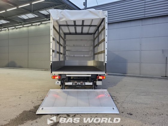 雷诺大师 165PK 窗帘边