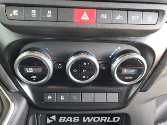 イヴェコ・デイリー 35S21 クローズド・ボックス・バン