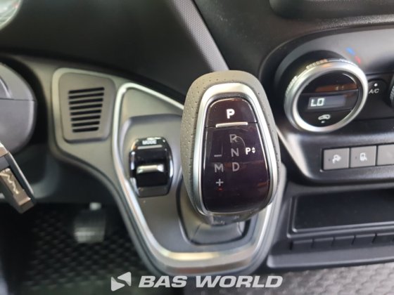 イヴェコ・デイリー 35S21 クローズド・ボックス・バン