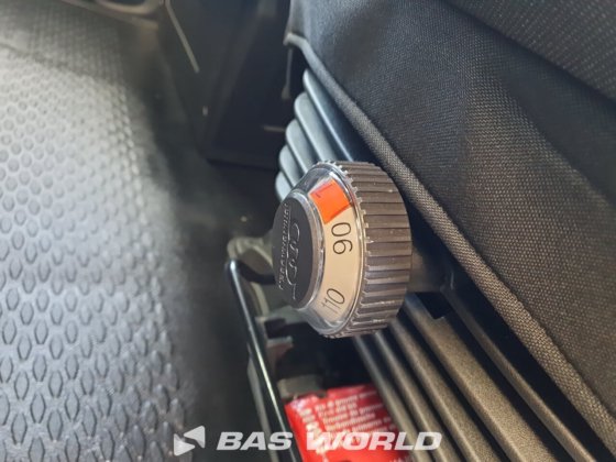 イヴェコ・デイリー 35S21 クローズド・ボックス・バン