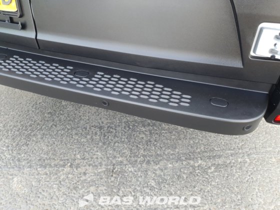 イヴェコ・デイリー 35S21 クローズド・ボックス・バン