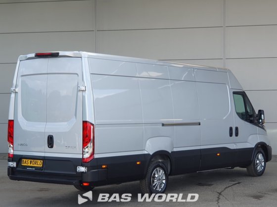 イヴェコ・デイリー 35S21 クローズド・ボックス・バン