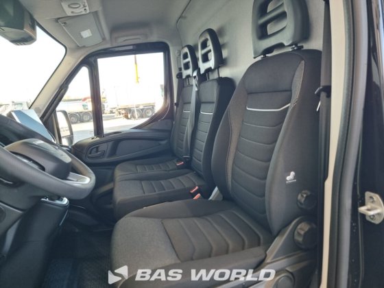 イヴェコ・デイリー 35C21 クローズド・ボックス・バン