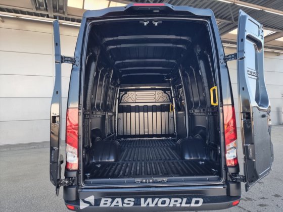 イヴェコ・デイリー 35C21 クローズド・ボックス・バン