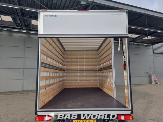 イヴェコ・デイリー 35S21 ボックスボディ