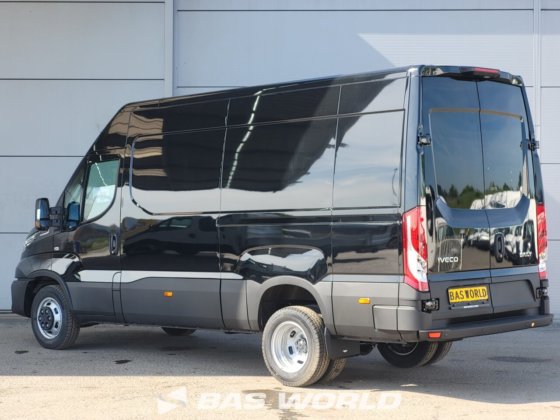 イヴェコ・デイリー 35C21 クローズド・ボックス・バン