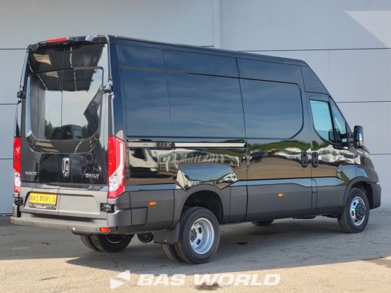 イヴェコ・デイリー 35C21 クローズド・ボックス・バン