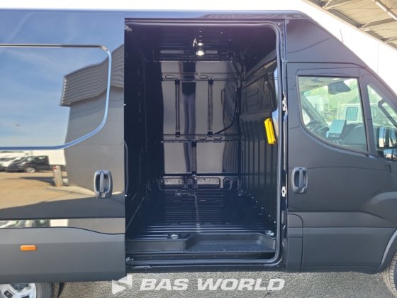 イヴェコ・デイリー 35C21 クローズド・ボックス・バン