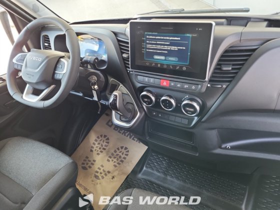 イヴェコ・デイリー 35C21 クローズド・ボックス・バン