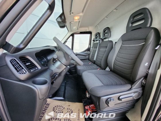 イヴェコ・デイリー 35C21 クローズド・ボックス・バン