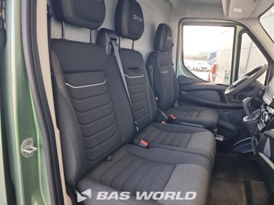 イヴェコ・デイリー 35S16 クローズド・ボックス・バン