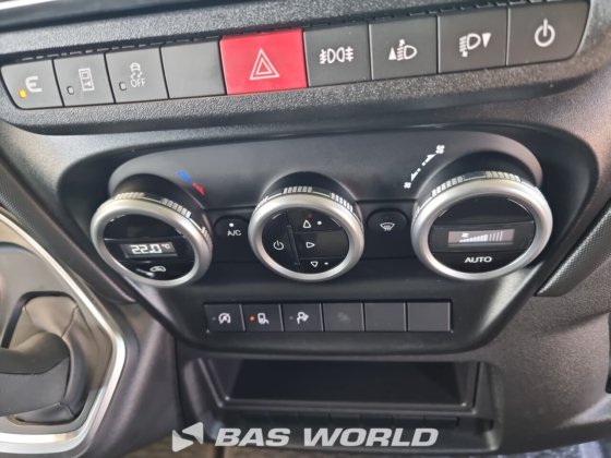 イヴェコ・デイリー 35S16 クローズド・ボックス・バン