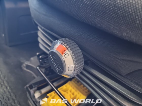 イヴェコ・デイリー 35S16 クローズド・ボックス・バン