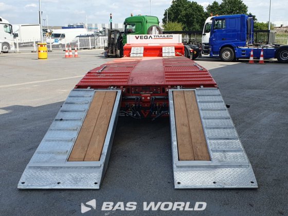 Vega 低装载半挂车