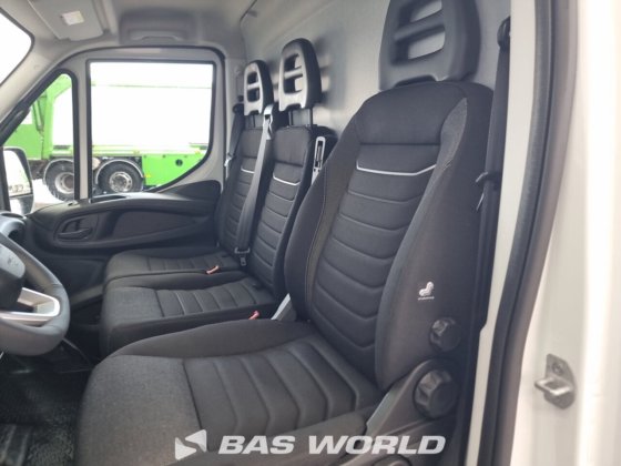 イヴェコ・デイリー 35S21 クローズド・ボックス・バン